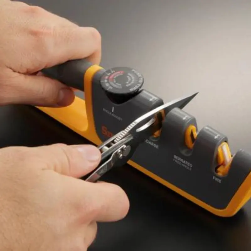 Smith's | Adjustable Angle Pull-Thru Knife Sharpener 1
